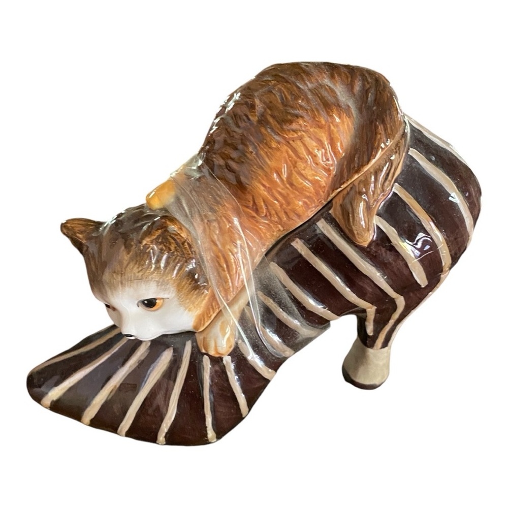 Vintage Seymour Mann Porcelain  Cat On Shoe Figurine